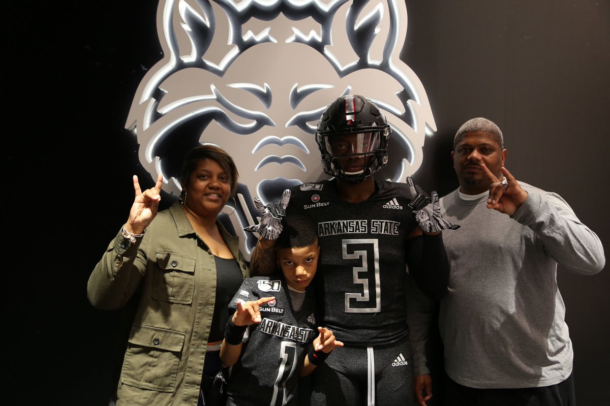 JavanMHawes's tweet image. Blessed🙏🏾♥️.....Lets Go to Work! #WolvesUp 🐺