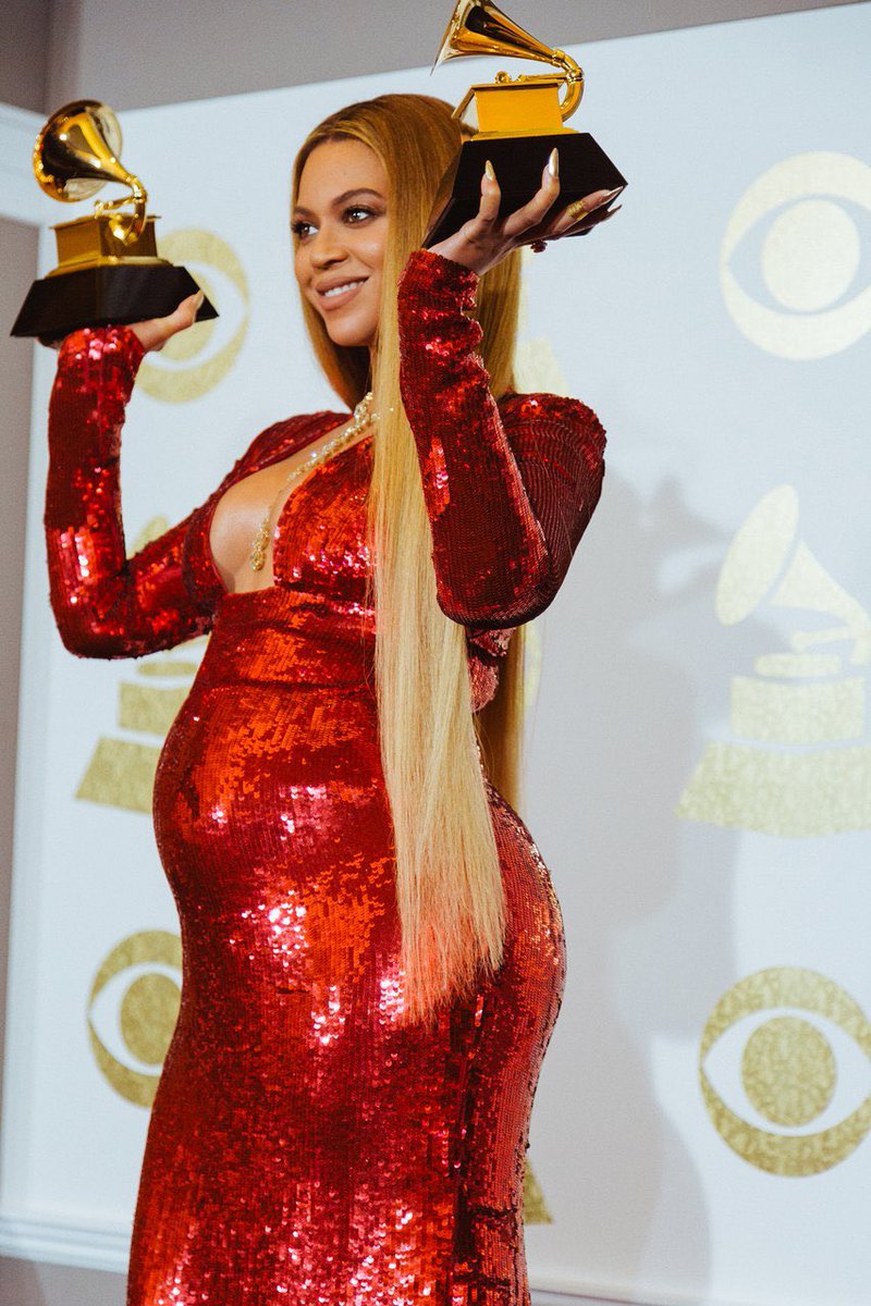 She won two Grammys that night! ♡