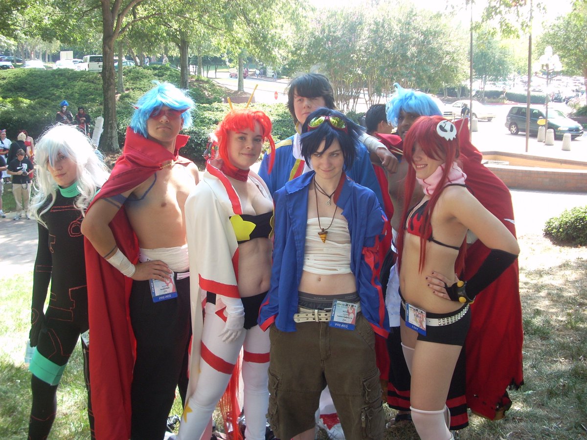 I didn't know how to dye or style wigs in 2008. I also thought that gluing craft foam to a bandeau bra with no support was an excellent idea. (But also, considering that Space Yoko was like my 6th or 7th costume? Not bad.)