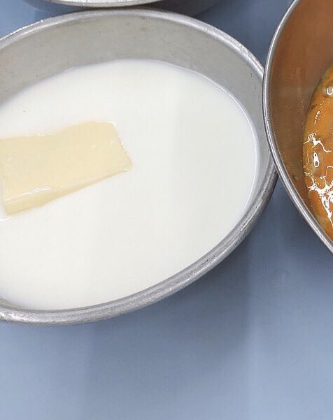 洋菓子店によるライフハック 生クリームは牛乳とバターで代用できる 少量だけ欲しい時はこれでいい こういう情報よ 我々が求めていたのは Togetter 洋菓子店によるライフハック 生クリームは牛乳とバターで代用できる 少量だけ欲しい時はこれでいい こういう情報よ 我々が求めていたのは Togetter