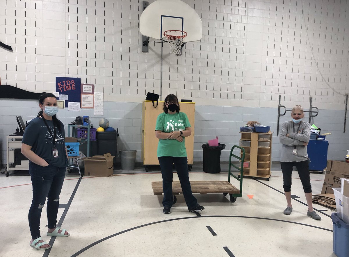 SueFjelstad's tweet photo. Kids’ Time staff were busy today bringing items from other sites to Peter Sarpy and Avery Kids’ Time. We are preparing to open June 1, 2020 at 7 am to provide a safe, quality program for our students and families while following CDC guidelines for childcare. #Caringstaff #BPSFNE https://t.co/27ZUrkonJ7