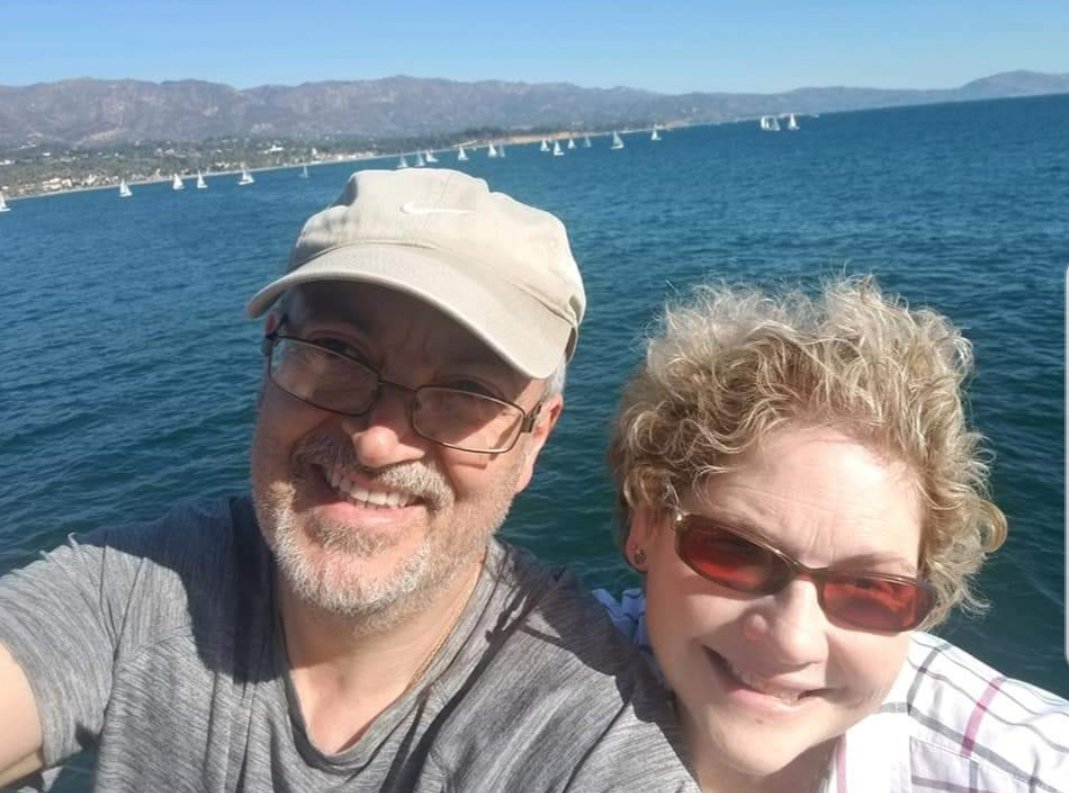 JamieArmin's tweet photo. Shooting for three days of relaxation, reading &amp; beach walking with hub and leaving the news, politics &amp; covid stupidity behind until Tuesday #techfreechallenge #mindfulnesschallenge ☀️🌴🌊😎 https://t.co/N4ccpzrjDX