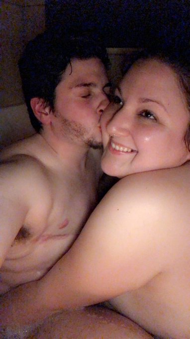 Bubble bath kisses with this beauty. 🛁🕯💋 #bathtime #nakey #ftm #queercouple https://t.co/0rbq5L6siE<a href="/tag/bathtime"class="tags">#bathtime</a><a href="/tag/nakey"class="tags"><span>#nakey</span></a><a href="/tag/ftm"class="tags"><span>#ftm</span></a><a href="/tag/queercouple"class="tags"><span>#queercouple</span></a>