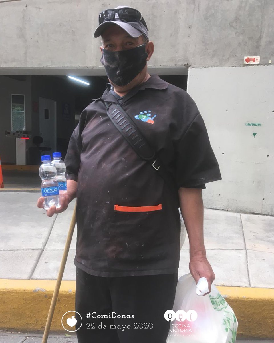 comidonas's tweet image. Por tercer viernes consecutivo #ComiDonas entregó Tortas de Cochinita al @cmn20noviembre, ademas de las entregas diarias al @HospitalJuarezM

En total 120 comidas para los #HeroesDeLaSalud 

#GraciasTotales 
#JuntosVamosASalirAdelante