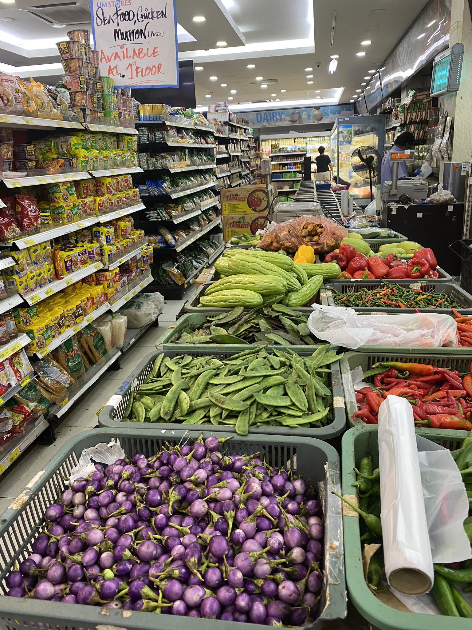 Mokciknab Frust On Twitter Instead Of Arm To Arm Combat With Militant Makciks At Ttdi Market This Year We Went Raya Shopping At A Place Where Its People Celebrate Deepavali Aman Bonus Indian