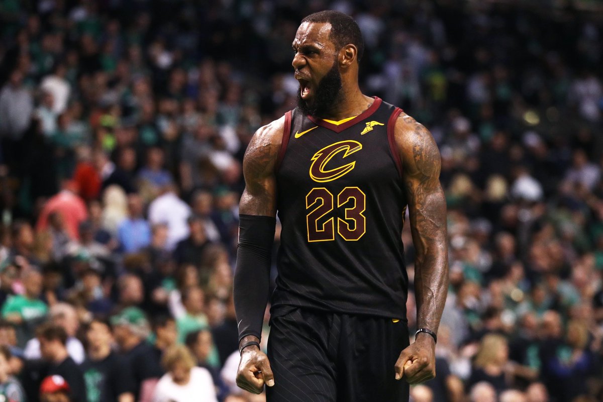 BronKingmixtape's tweet photo. LeBron James 2015-2018 (finals)
33 PPG
11.3 REB
9.3 AST
1.7 STL
1.2 BLK
42% FG
34.6% 3 
 
Only won 1 championship in that spam... https://t.co/r2OKdLjiT0
