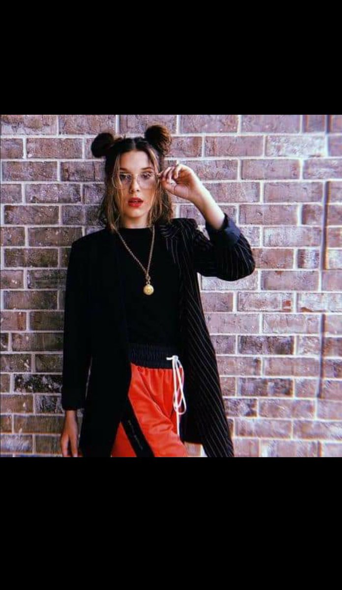 Strange77175657's tweet photo. Millie es HERMOSAAAAAAA❤️❤️❤️❤️❤️✨✨✨✨✨😍😍😍😍😍⚡⚡⚡⚡⚡
#StrangerThings #milliebobbybrown #Noahschnapp #FinnWolfhard #strangerforever https://t.co/sA8WJCYNh9