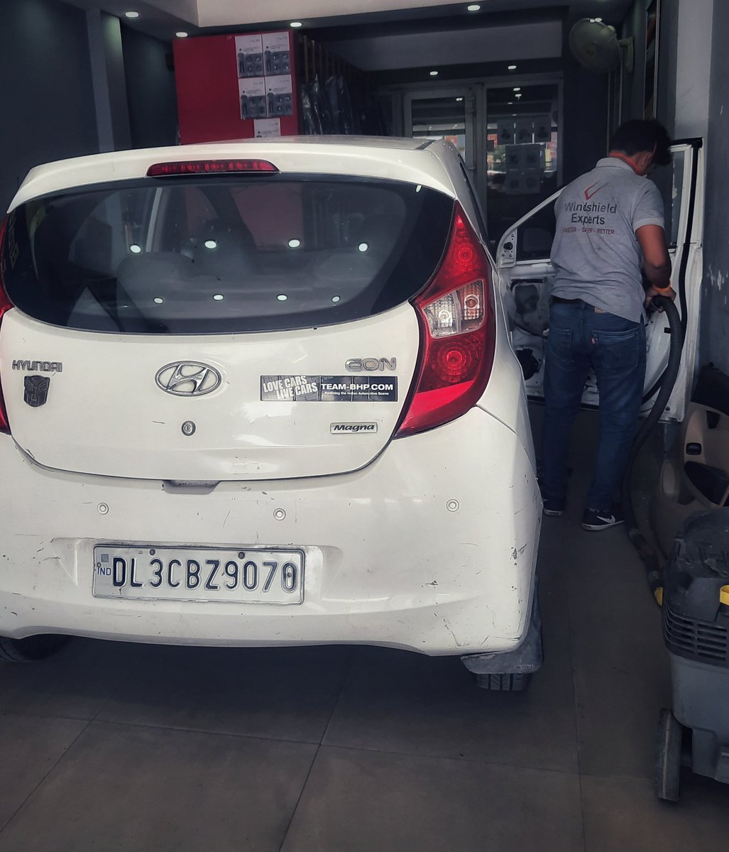 ExploreWithRoy's tweet photo. After 2 months, FINALLY, got the driver side window replaced, thanks to @WindshieldExprt. They've done a great job! Thank you. Chalo, ek kaam toh hua. Phew.
#SaturdayVibes #weekendvibes #WindshieldExpert #delhi #lockdown https://t.co/70kM1VPif0