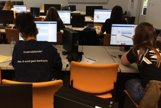 CLarmuseau's tweet photo. Teamwork pays off! Our study on #CognitiveLoad during #OnlineLearning has been published in a special issue on #MultimodalLearningAnalytics and can be consulted at https://t.co/KbdApkctM4. Many thanks @ITEC_KULeuven @imecVlaanderen @CRIStAL @univ_lille @isiteULNE https://t.co/5b8f3mLsy5