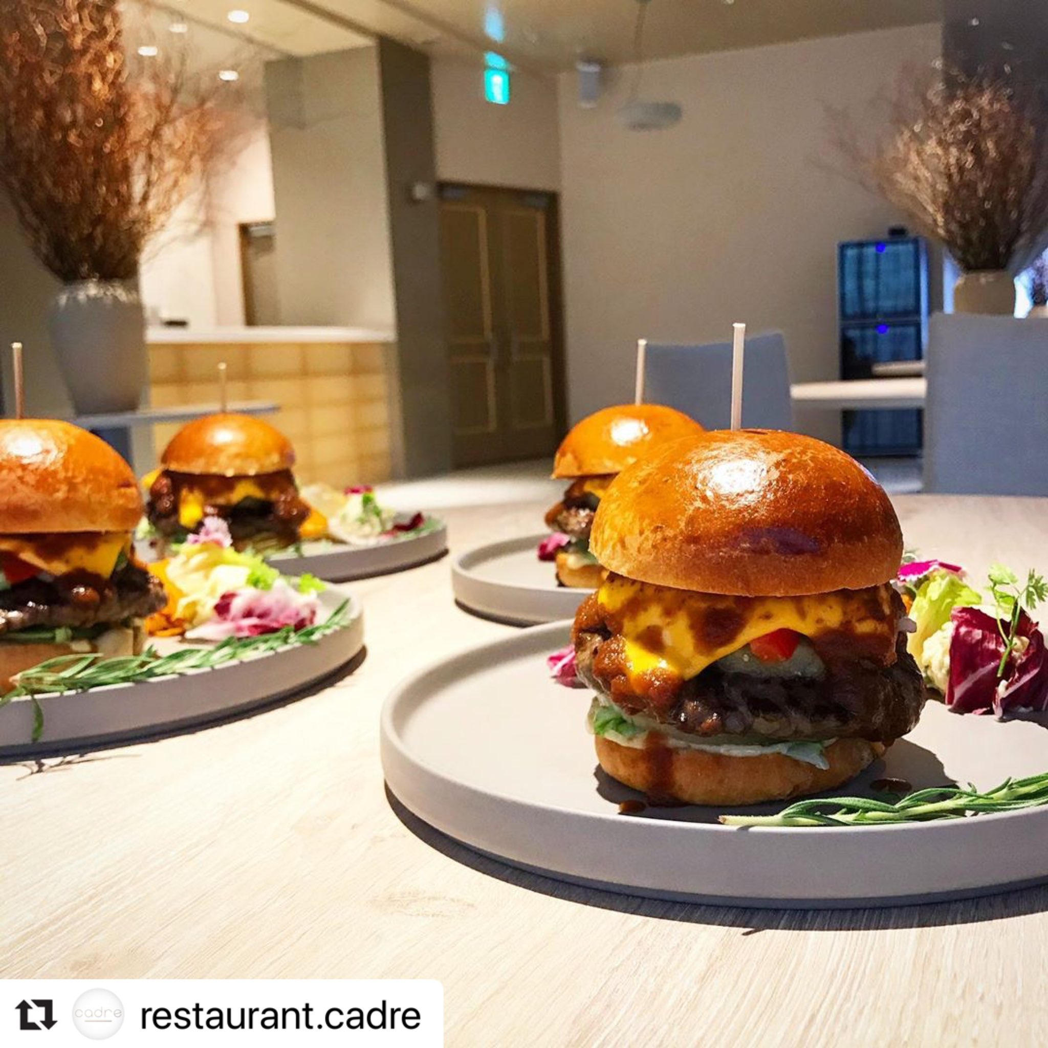 よっぴ 福井 インスタ映え グルメ ランチ カフェ 福井市高木中央 Cadre カードル さんの営業再開情報 ディナーは6 5 ランチは6 15に再開です この美味しそうなハンバーガーは6 8まで うーん それまでに行かねば T Co 3p5oetmnie 頑張ろう よっぴ 福井 インスタ映え グルメ ランチ カフェ 福井市高木中央 Cadre カードル さんの営業再開情報 ディナーは6 5 ランチは6 15に再開です この美味しそうなハンバーガーは6 8まで うーん それまでに行かねば T Co 3p5oetmnie 頑張ろう