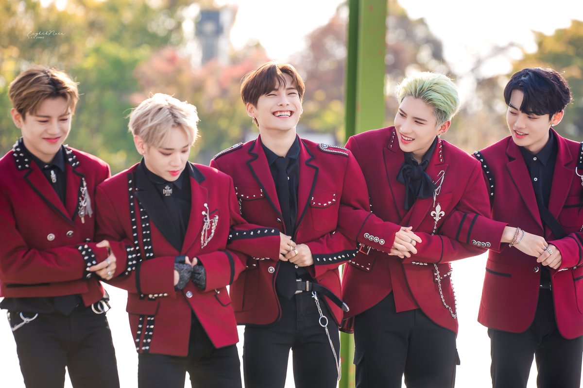 record462's tweet photo. I Love you 3000.
#에이스 #ACE
#3yearsWithACE #ACE3rdDebutAnniversary https://t.co/zDE9OHxc04