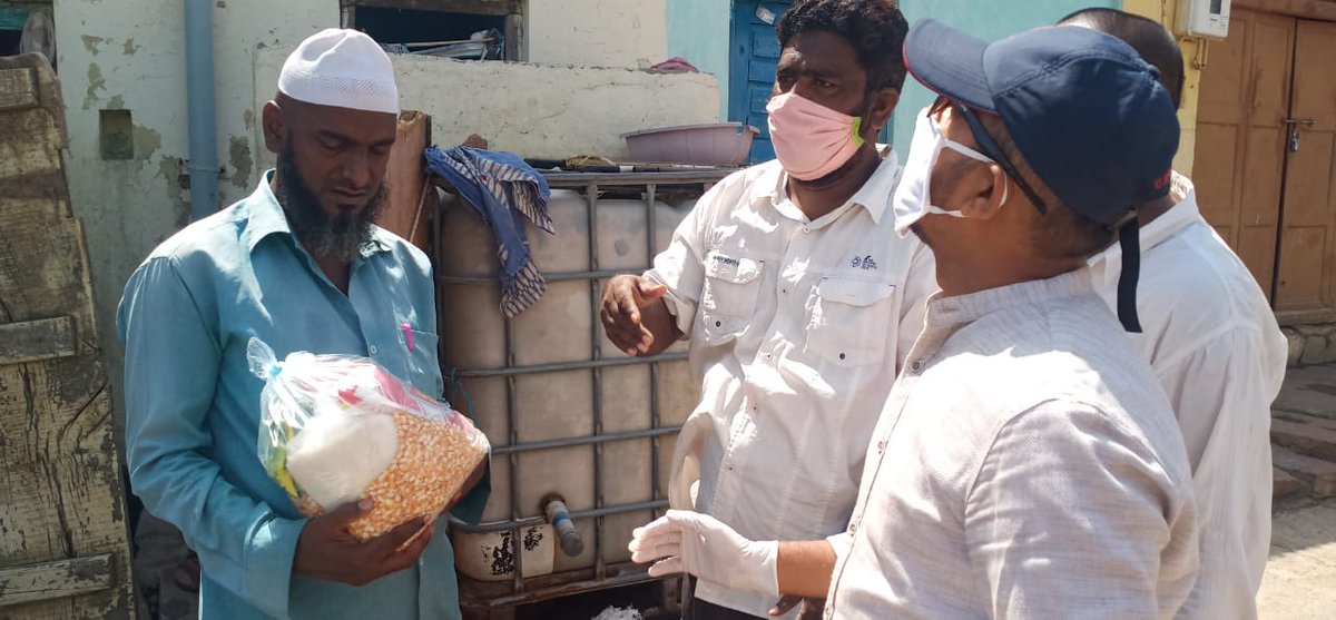 ASNyamagouda's tweet photo. In continuation of the *Let's Share* campaign, ration kits were distributed to the residents of containment zone ward no6. I would like to express  my gratitude to all the generous hands who continued to support this campaign https://t.co/EljwAckKm8