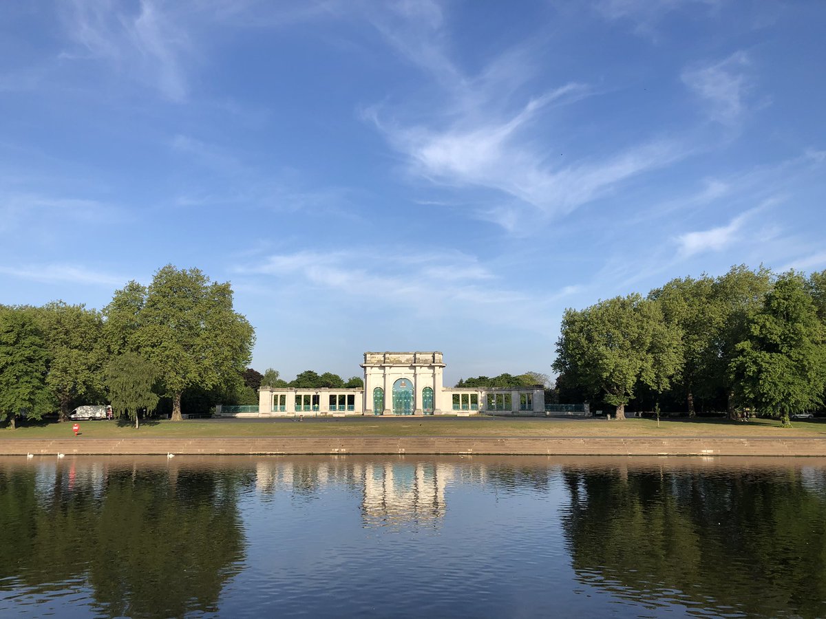 Tranquility of morning run -  Nottingham War Memorial Gardens. Too beautiful not to share #Mindfulness