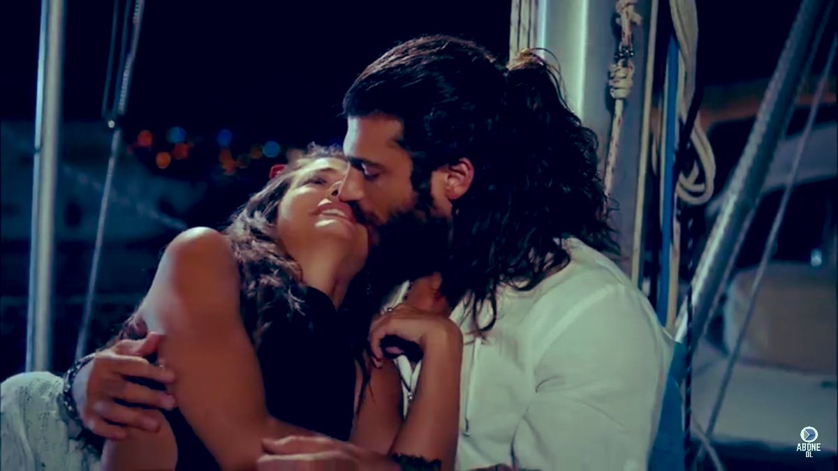 Kediler ve köpekler #CanYaman  #DemetÖzdemir