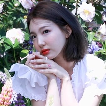 tiny_nayeon's tweet photo. she is unreal. 
#나연 https://t.co/Ti7cikBnEI