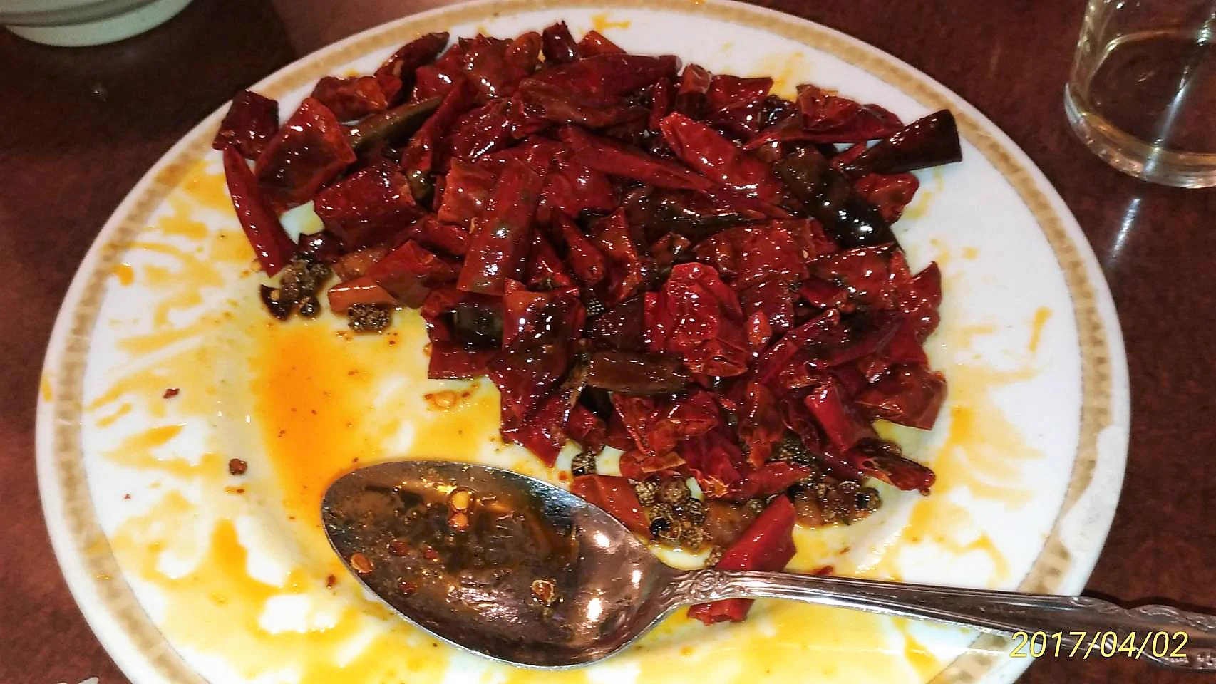 @t0ji2 唐辛子取り除いて食べても強烈でした 