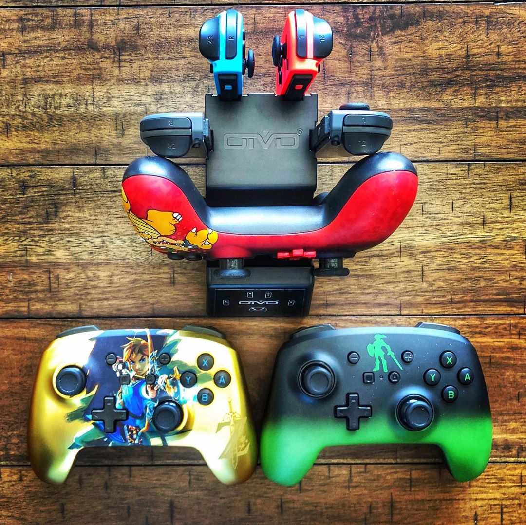 oivogames's tweet photo. Charger all your Nintendo Switch joycons and pro controller quickly when you are in gaming 🎈🎈🎈
Follow us on👉👉👉 @oivogames
https://t.co/3nxhoPpeAy
#oivo #oivogames #oivodirect #nintendoswitch #nintendo #switchaccessories #nintendoaccessories #gamingaccessories #gamingextras https://t.co/PQmeqJnWyI