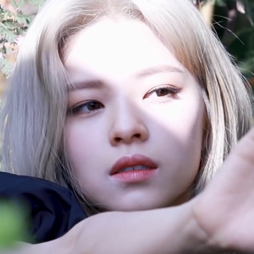 lq jeongyeon (@lowjeong) on Twitter photo 