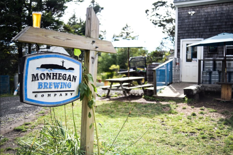 On the tiny fishing island of Monhegan,  @monheganbrewing delayed their typical opening (May 1) to make sure that they could provide a safe place for islanders to get their beer. As of today, they are now offering growlers, bottles and cans to go. Congrats!