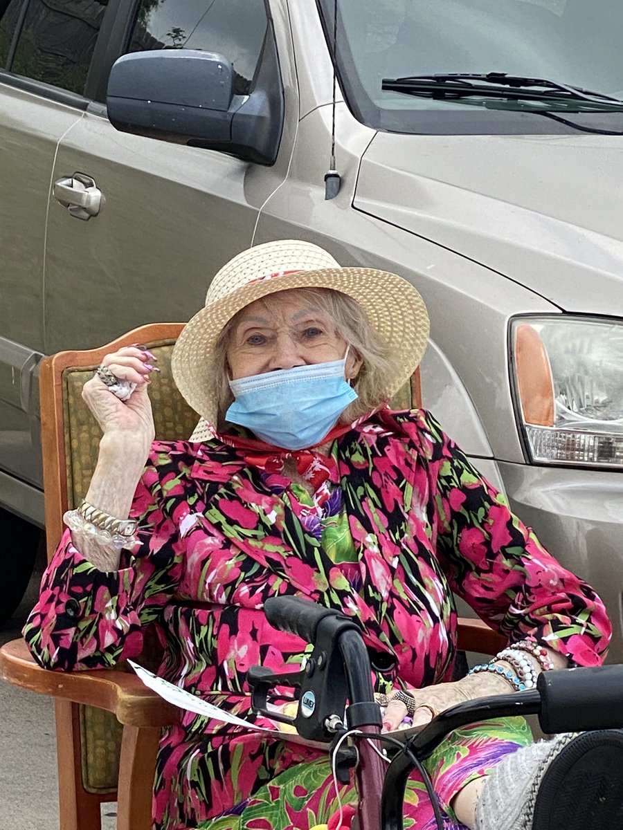 JalayneRinewalt's tweet photo. Got to see some of our buddies at the Senior Care parade today. Oh how I miss them! They still made me smile, even with their masks. Their eyes said it all!!
#CCEandBEYOND
#clubImpact https://t.co/cXjPXK5N4l
