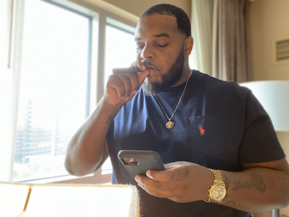 TJS_GOS's tweet image. Me minding my business now. Self destruction is a choice. And that’s just not an option for me. I’m just to focused at this point. Return on Investment has a meaning other than finance and Denial is not just a river in Egypt. #GOS #pullupp Growth.