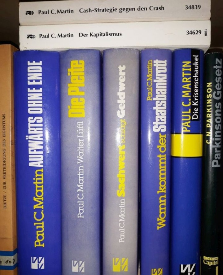baresistwahres's tweet photo. Zum Tod des Grandseigneurs des Debitismus - mein Nachruf auf Paul C. Martin. Blogbeitrag und Podcast: Verweis im Profil klicken. #crash #debitismus #geldsystem #euro #schulden #paulcmartin #eigentum #inflation #deflation #heinsohn: Zum Tod des… https://t.co/UyAWu0xroZ https://t.co/U1pMHLpWRR