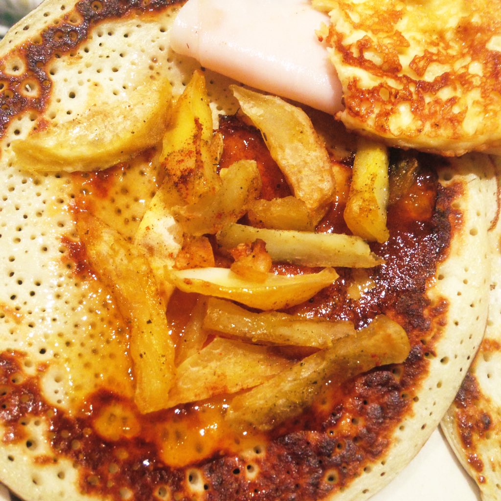 Raúl: bebé ¿qué quieres cenar?
Paula (soñadora y sabiendo que es un imposible): panquecas con papas fritas 
Raúl: