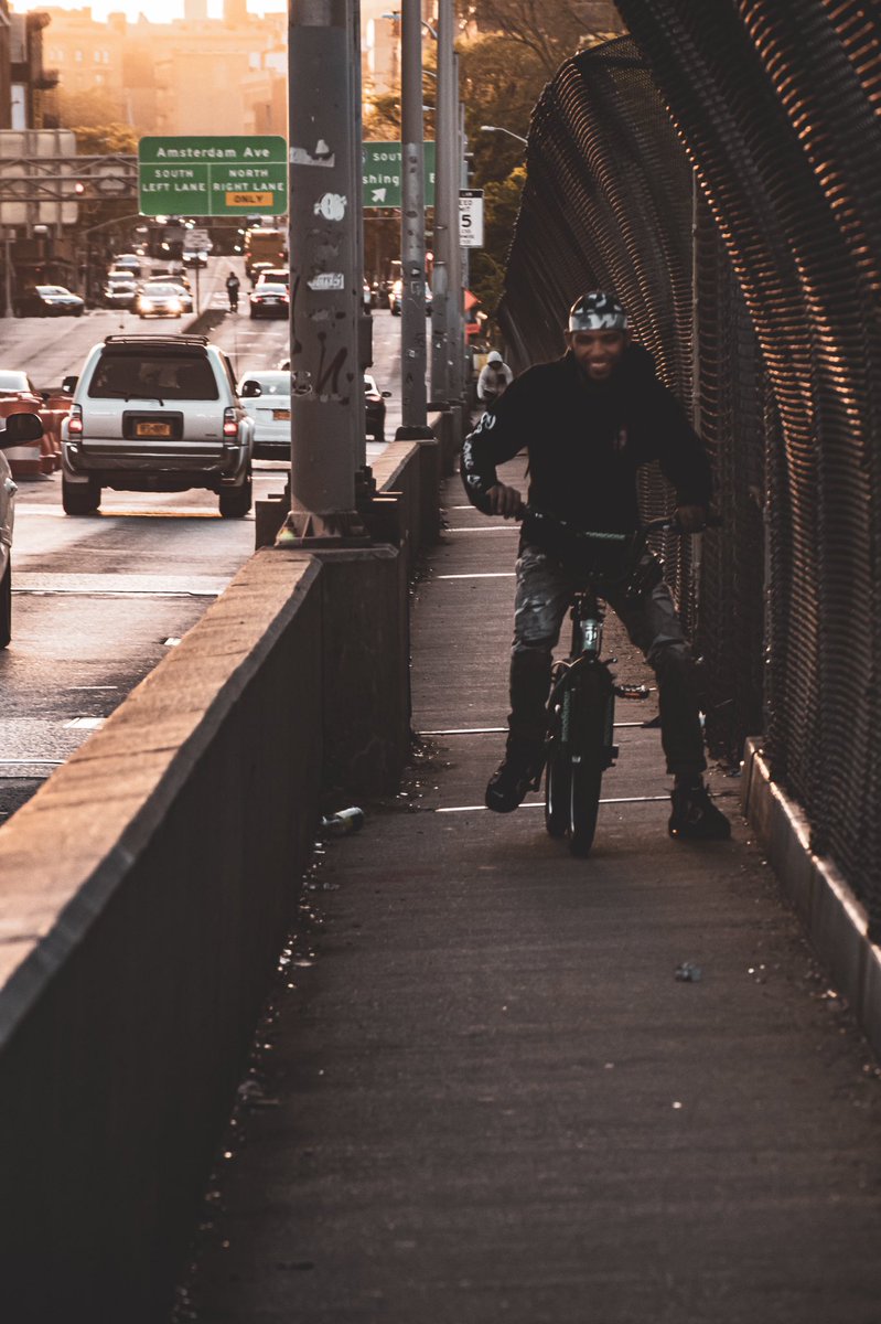 Nice day to ride a bike
.
.
.
.
#upperManhattan #streetphotography #bronxphotographer #bikenyc #bronx #Manhattan #nyc #canonphotography #canonm50 #goldenhour