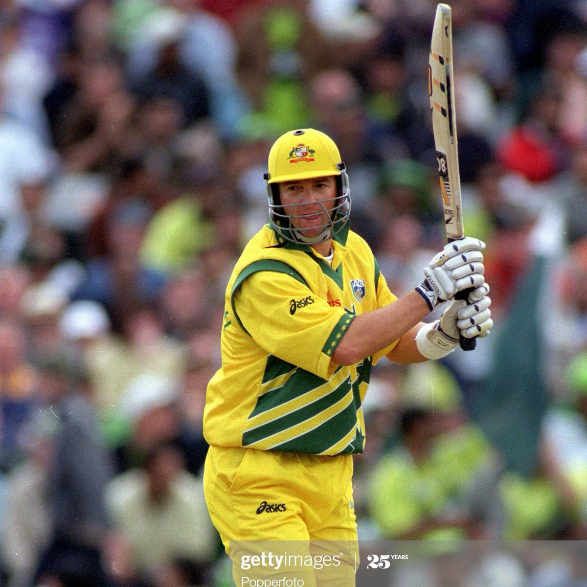 There was a bit of a contest between  @shoaib100mph and  @juniorwaugh349 +  @RickyPonting as delightful boundaries and seriously fast, trouble giving stuff intermingled for a brief whileBut overall, the two Aussies were going along nicely, in sight of or ahead of the RRR8/n