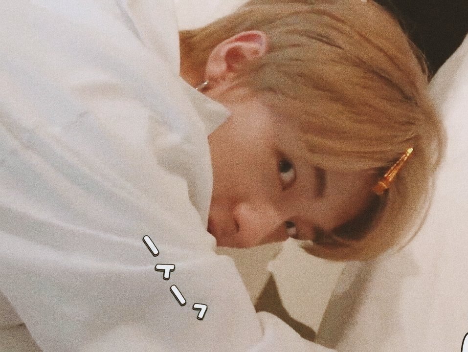 ╾ a thread of Hyunjin but it gets sleepier as you keep scrolling : ✧*。 #Straykids  #Hyunjin