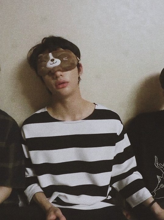 ╾ a thread of Hyunjin but it gets sleepier as you keep scrolling : ✧*。 #Straykids  #Hyunjin