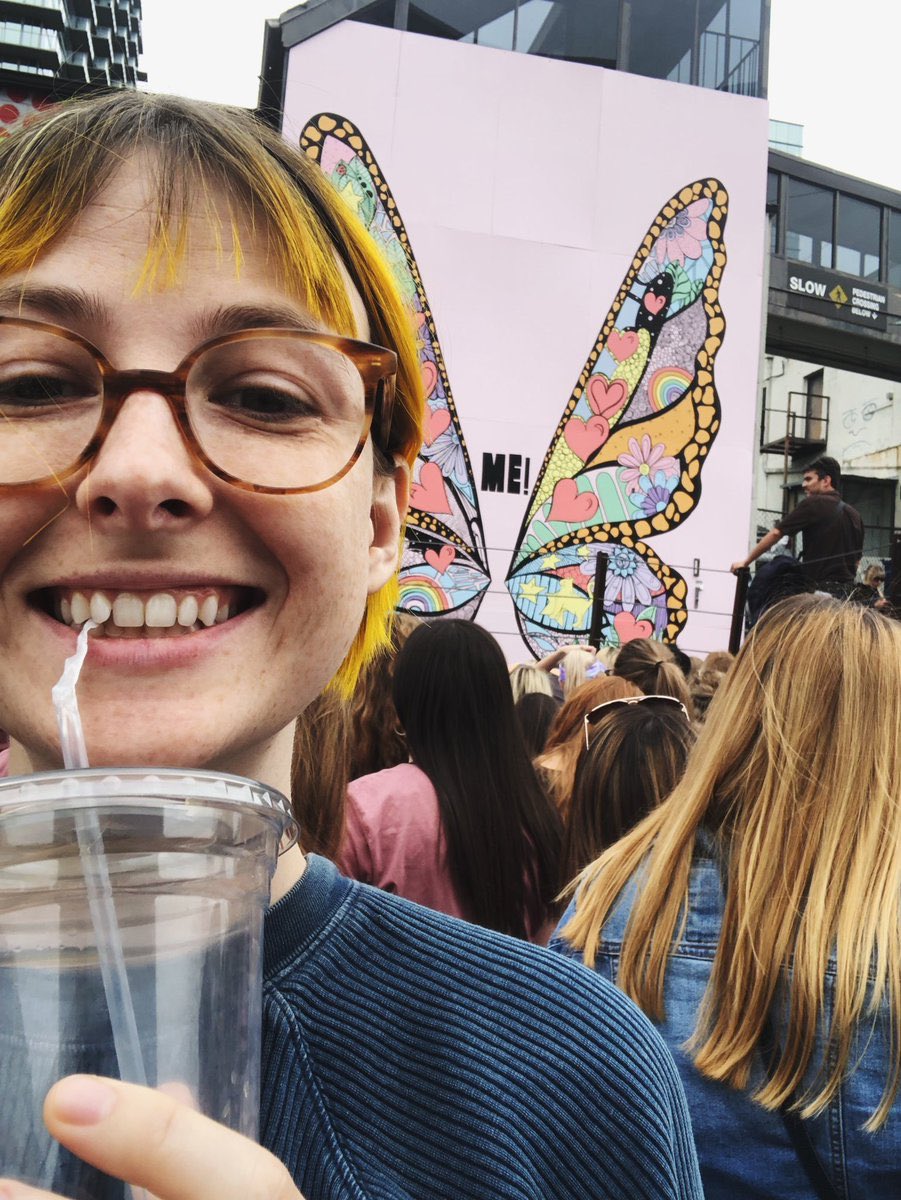 Hehe so here’s a thread of Tessa Violet as Taylor Swift albums