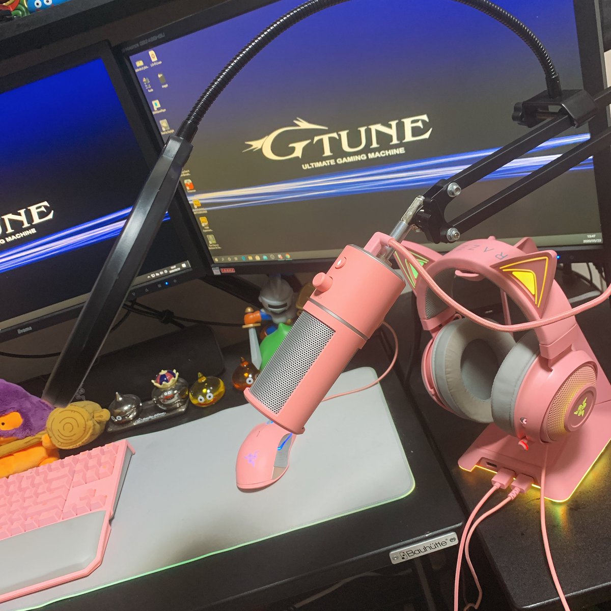 Gsg 倉持由香 A Twitter ネジ穴変換するパーツを使ってマイクアームにrazer Seiren Quartzをスッキリ取り付けられました 暇な間に配線きれいにしたい Razerjp