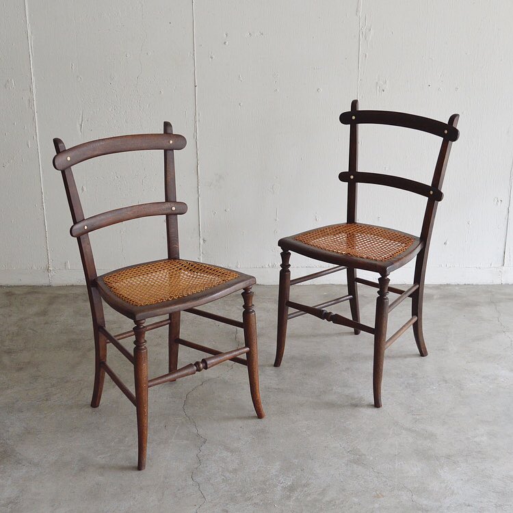 古道具 Let Em In フランス製 籐編み座面のビーチ材ラダーバックチェアです 19年代頃のアンティーク 幅425 奥行き430 高さ815 座面高さ430 価格 32 500 税込み 在庫2脚 商品についてのお問い合わせは 必ずお名前とお電話番号をご記載のうえ