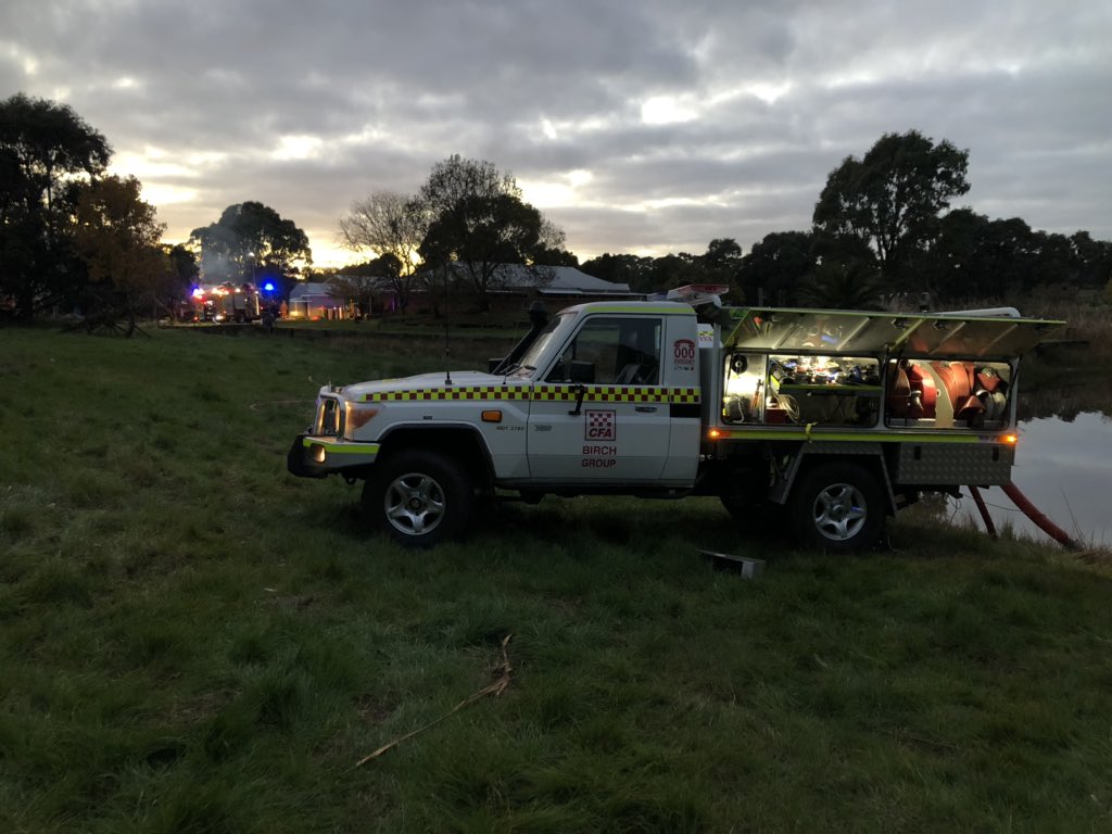 BrettBoaty's tweet photo. Fire Service capability being used to great effect. Secure water supply plus safe, progressive tactics ensured this fire was contained quickly to minimise damage. Great work team. 👍👏#CFAd15 https://t.co/hITKadBxHb