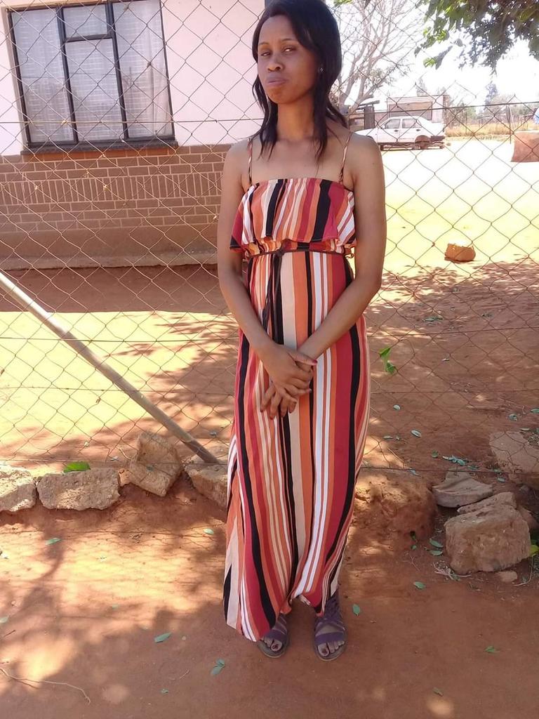 shiburyder's tweet photo. 27 year old #KgothatsoPula who had been missing since January the 2nd, has been found buried in a shallow grave at her boyfriend's home. Her body was exhumed yesterday at Ga-Setati outside Polokwane in #Limpopo. The 30 year old suspect has been arrested #sabcnews https://t.co/PQ6kayMWV5