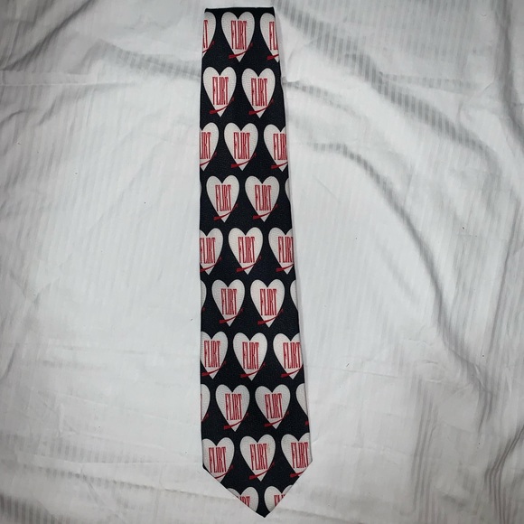 LockhartLane_'s tweet photo. So good I had to share! Check out all the items I'm loving on @Poshmarkapp #poshmark #fashion #style #shopmycloset #threads4thought #tiesindisguise #bulova: https://t.co/VP3vUJ1U6t https://t.co/sh16cs5SZA