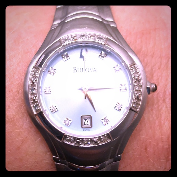 LockhartLane_'s tweet photo. So good I had to share! Check out all the items I'm loving on @Poshmarkapp #poshmark #fashion #style #shopmycloset #threads4thought #tiesindisguise #bulova: https://t.co/VP3vUJ1U6t https://t.co/sh16cs5SZA