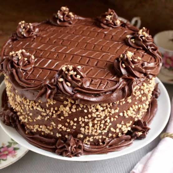  #ShraddhaKapoor as dark chocolate cake  @ShraddhaKapoor