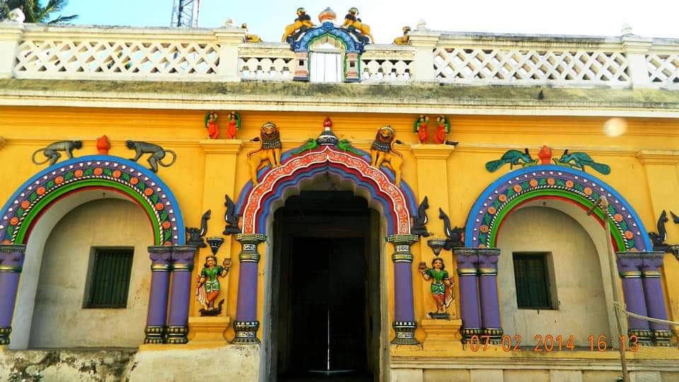 at that time it was the main seat of the Kali Tantra Sadhana , and the famous Tantriks use to practice tantra puja secretly in the peninsula, this is the story of the 10th century * Banpur Parikud Mansingh first built a small temple here in 1717ପରିକୁଦ ନହର3/n