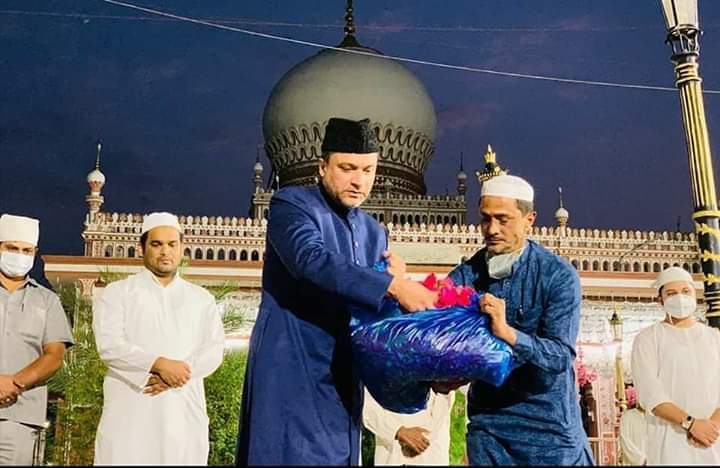 _imranazhari's tweet photo. Today #12th Barsi #Marhoom Qayed #Salar E Millat Sultan #Salahuddin Owaisi Sahab..
#Ya Allah Marhoom Qayed Ko #Jannat Ul Firdous Mein Ala Se Ala Muqaam Aata #Farmaye Ameen Suma Ameen..Marhoom #Qayed_Salaar_E_Milat..💐💐 https://t.co/ncjJtBpgZf