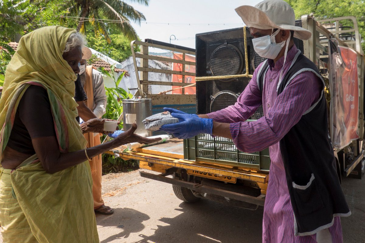 ishafoundation's tweet photo. Elders in rural areas are showing an unmistakable vibrancy and are already bouncing back in tough times. While they’re the most at risk, they’re among the most resolute in this battle to #BeatTheVirus.

To know more about Isha’s efforts, visit: https://t.co/FcZs0VfQcX https://t.co/oN5oPNC3VD