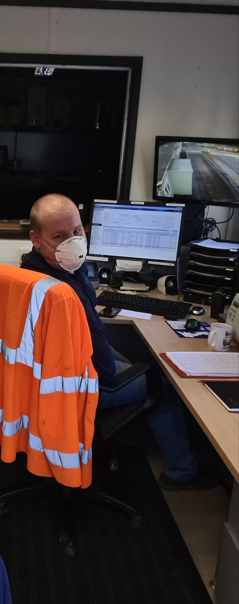 express_lee's tweet photo. Its been strange times @express_asphalt Huddersfield @AggregateUK as it has been all over the world,but the last 8-9 weeks of covering for #COVIDー19 has been a really good experience with these 2 lads #OneTeam @jam1edonnellan Andy Pearson cheers lads its been a blast 👍 👊😂🏃‍♂️👴🏼 https://t.co/sWH2HfAWvs