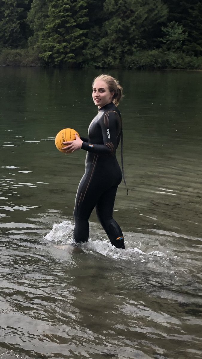 valleypolo's tweet photo. Great day for some #Fvwp athletes as they log a few kms in the lake @WaterPoloWest #swimming @waterpolocanada @valleypolo @cmscoaching @waterpolo https://t.co/r7qrUhhbR4