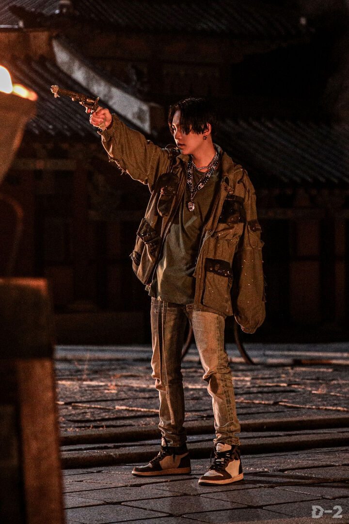 artemis_twt's tweet image. yoongi gangsta but also tiny sweater paws