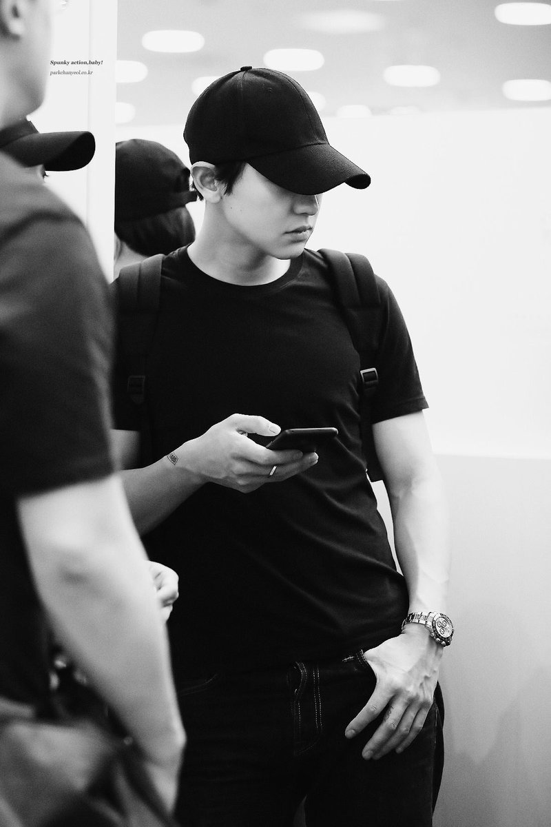 self-indulgent much-needed thread of Chanyeol wearing black because he's a god