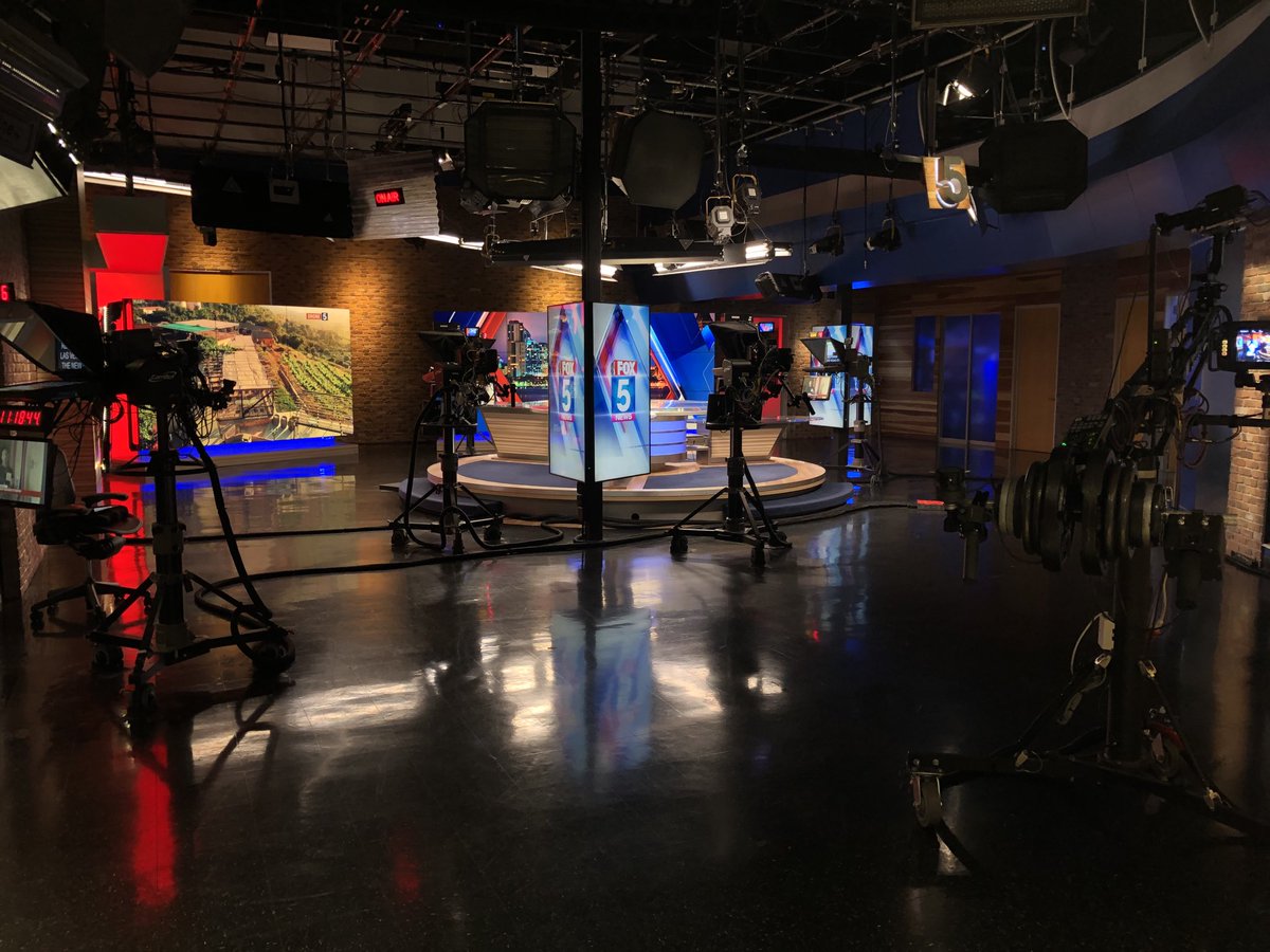 PhilBFox5's tweet photo. Stay Safe friends. Have a great holiday weekend. See you Monday from the @fox5sandiego anchor desk at 7p, 10p and 11p. #blauerpowerout #stayclassySD #coveryourface https://t.co/b6n0UEaIxF
