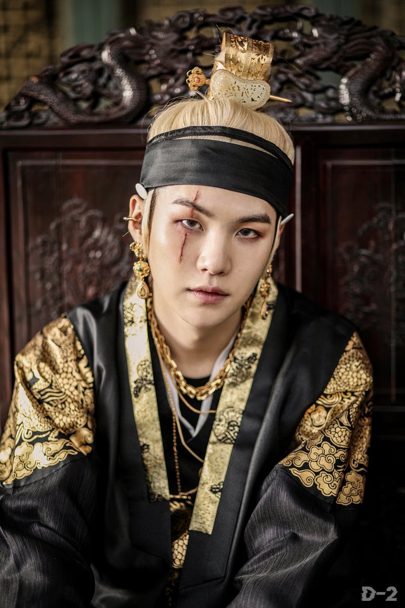 Emperor Min Yoongi as Levi Ackerman;A royal thread #AGUSTD2  #DAECHITWA  #AGUSTD2ISHERE  #LeviAckerman