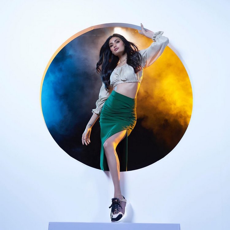 Stunner 😍😍
<a href="/theathiyashetty/">Athiya Shetty</a> 😍 
#athiyashetty #bollywood 🥰
