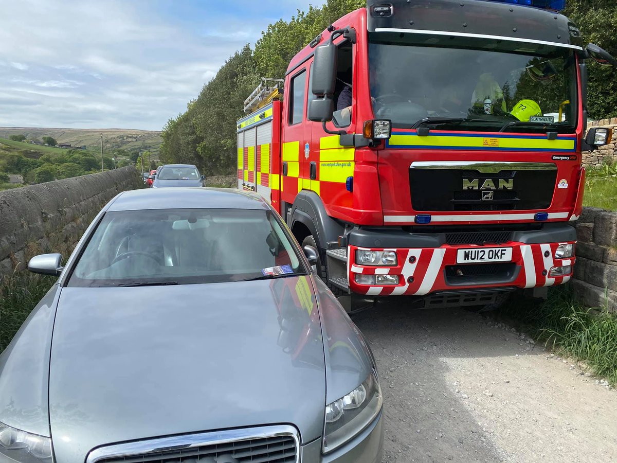 WYFRS's tweet photo. 🌄We know that people want to get out &amp; enjoy the weather. However, please do so responsibly.

Last week our fire engines struggled to get through due to parked cars.😠

👉Check that you can park in a safe way &amp; if you can’t, then don't travel to the area.
https://t.co/GyxXtMukFX https://t.co/prwpjAhDuQ